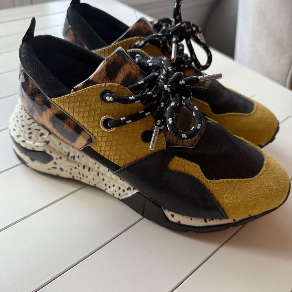 Platform Steve Madden Leopard Print and Yellow Sneakers